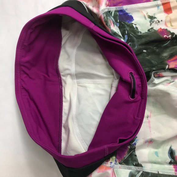 Lululemon Yoga Leggings Unicorn Tears Print Size Women's 6.  Black White Floral. - Picture 15 of 15